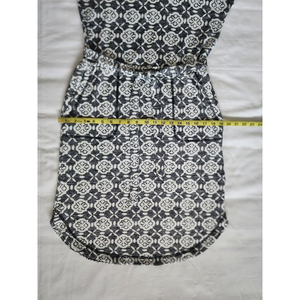 T By Talbots Women's Gray/White Tile Print Double V-Neck Terry Dress Size XS - Picture 9 of 10